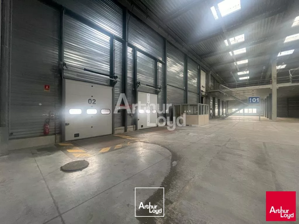 MER - LOCATION ENTREPOTS 9750 M² - ACCES A10 IMMEDIAT